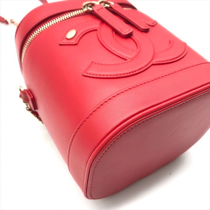 Chanel CC Logo Quilted 2-Way Vanity Hand Chain Shoulder Bag Crossbody Red — view 5
