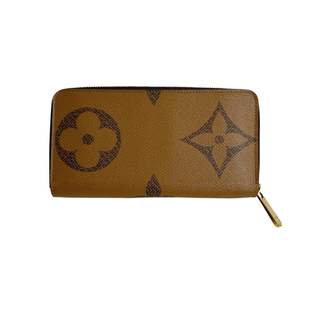 Louis Vuitton Monogram Giant Long Wallet Zippy — view 2