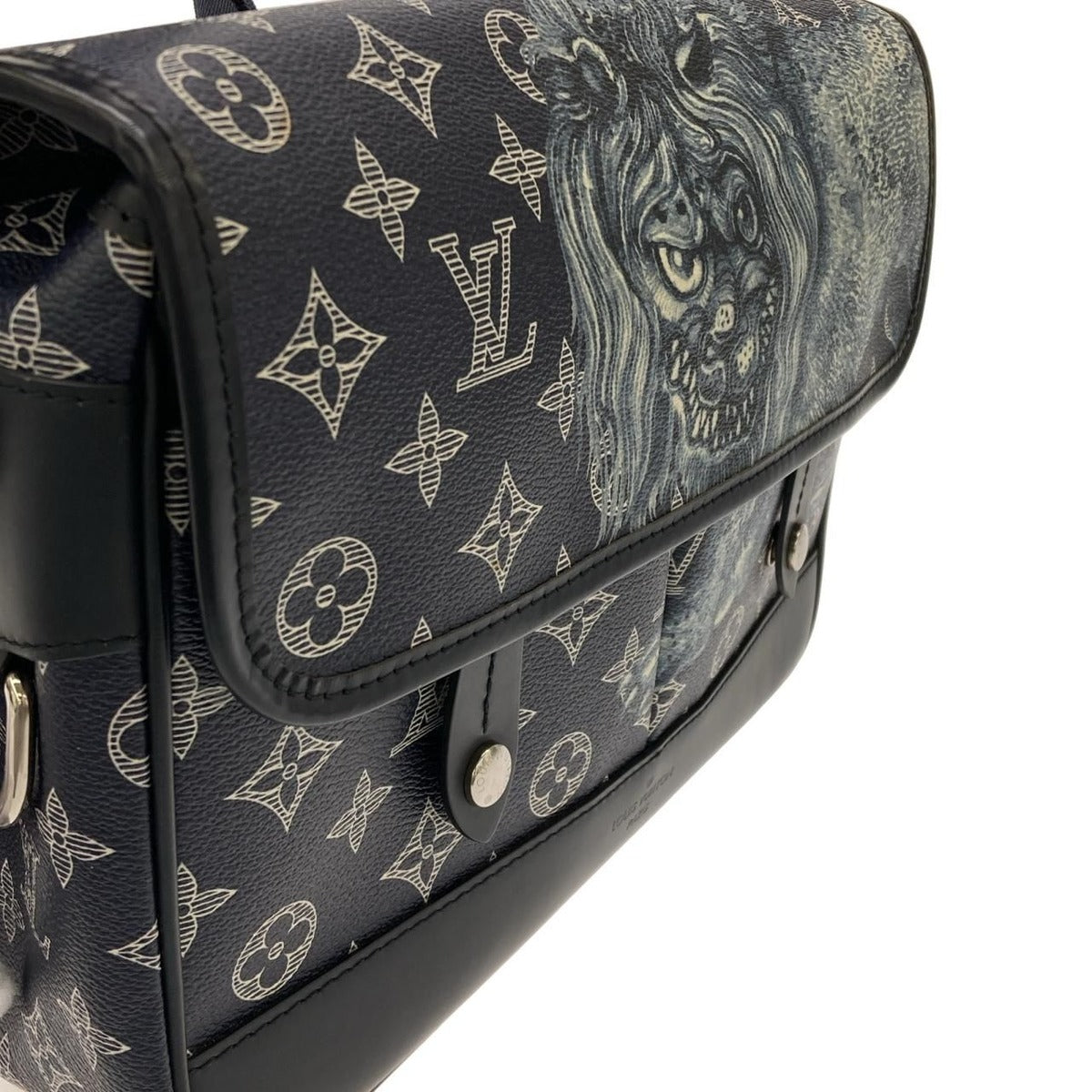 Louis Vuitton Monogram Savannah Shoulder Bag — view 4