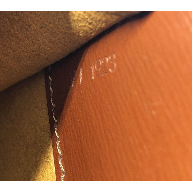 Louis Vuitton Epi Cluny Shoulder Bag Kenya Brown — view 2