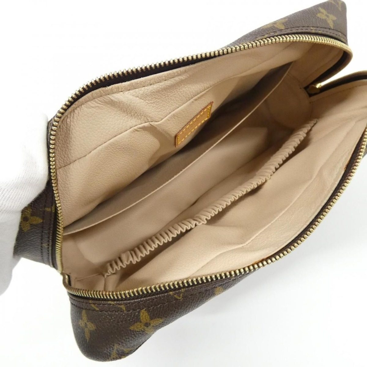Louis Vuitton Monogram Trousse Toilette 28 cm — view 3