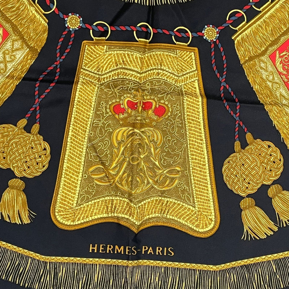Hermes Scarf Silk Carre 90 Poste Et Cavalerie Saber Bag Black — view 7