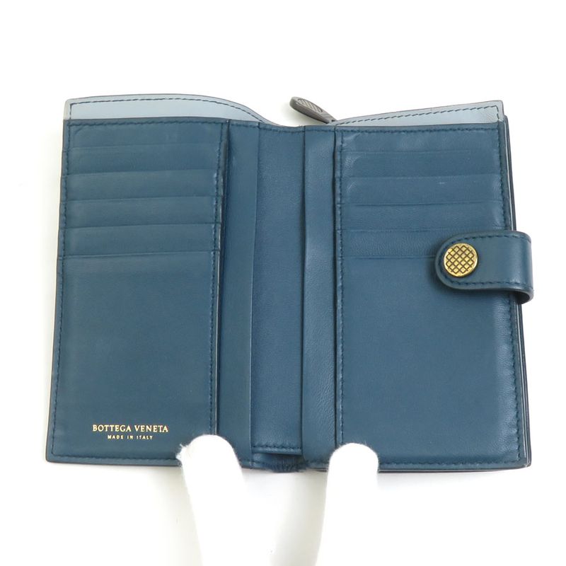 Bottega Veneta Bifold Wallet in Intrecciato — view 3