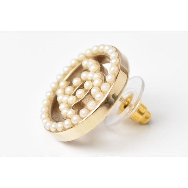 Chanel Circle Motif Logo Pearl — view 3