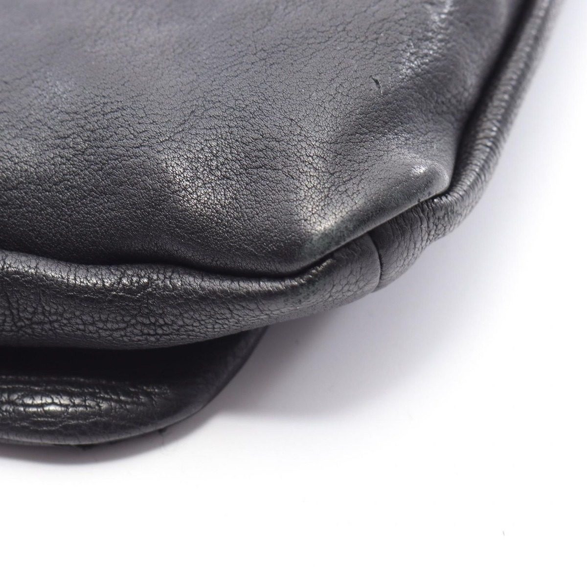 Chanel Shoulder Bag Diamond Stitch Black Leather CC Logo Chain — view 9