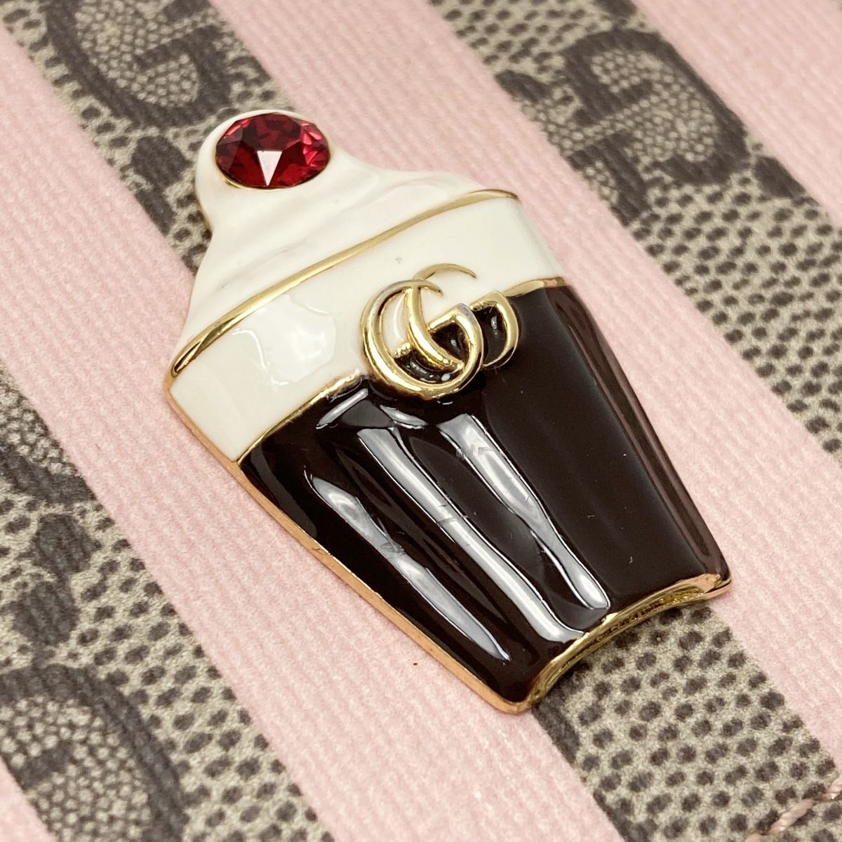 Gucci GG Supreme Bifold Card Case Wallet Pink Ice Cream — view 2