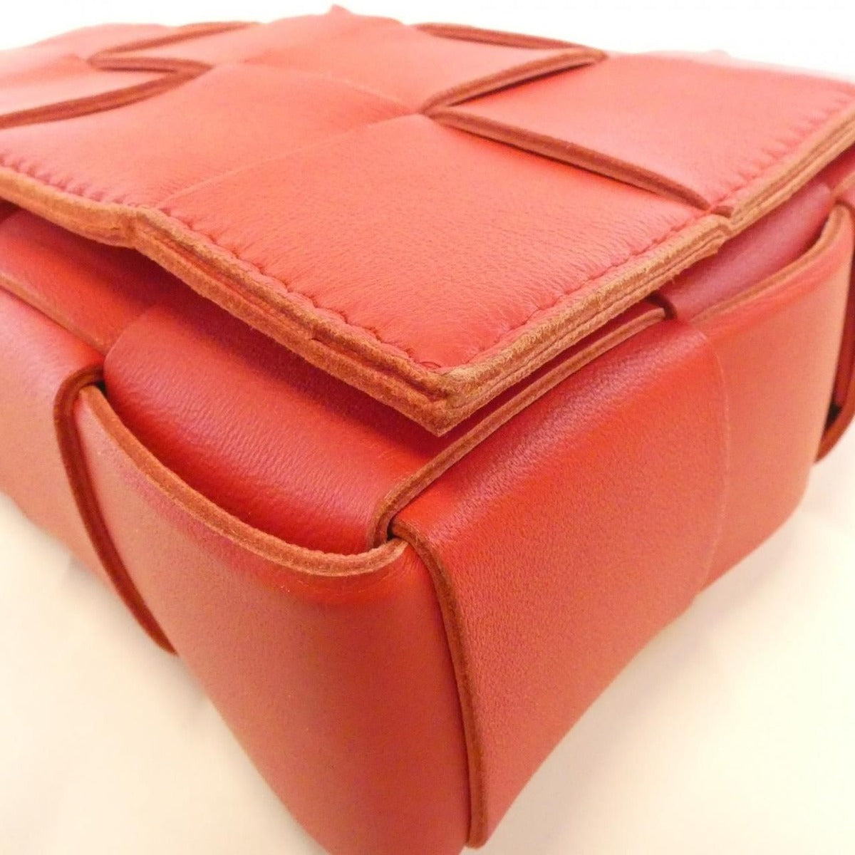 Bottega Veneta Shoulder Bag Red — view 3