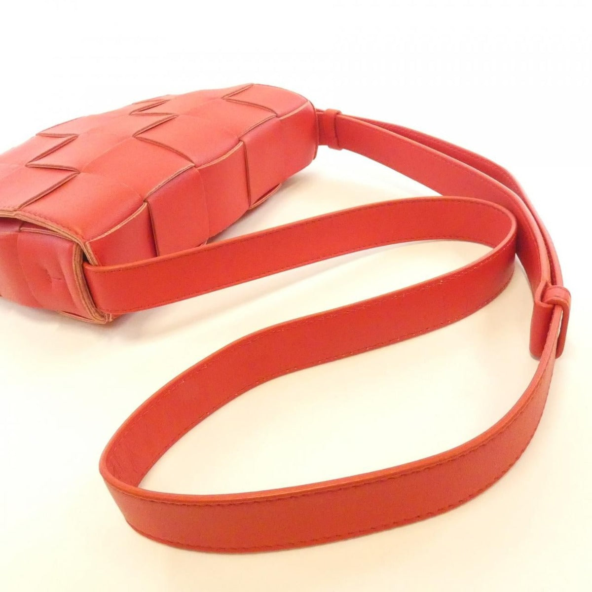 Bottega Veneta Shoulder Bag Red — view 5
