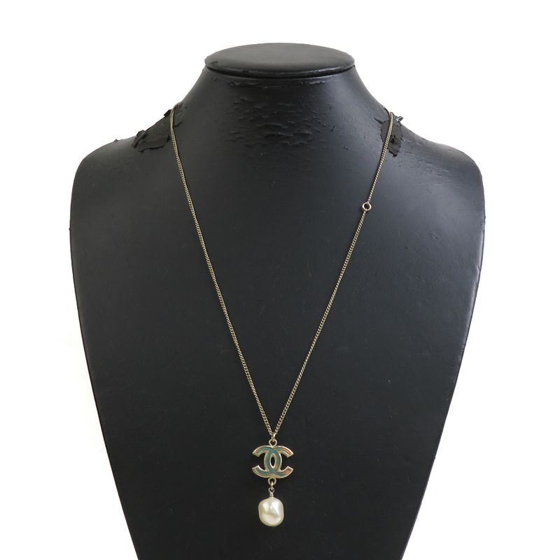 Chanel Iconic CC Multicolor Pearl Necklace — view 8
