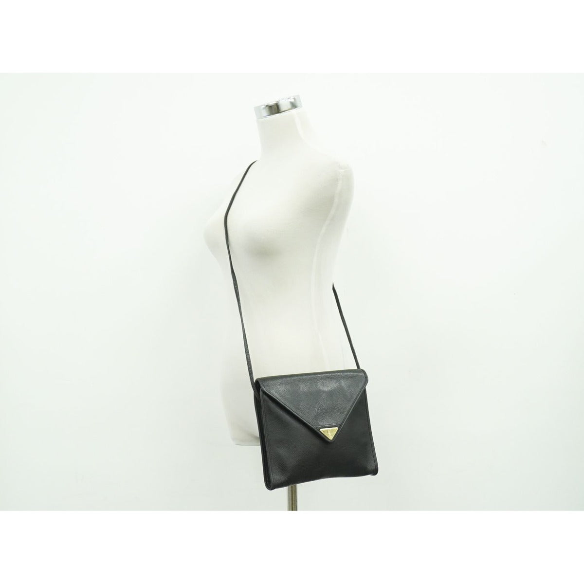 Saint Laurent Yves YSL Leather Shoulder Bag Pochette Black — view 6