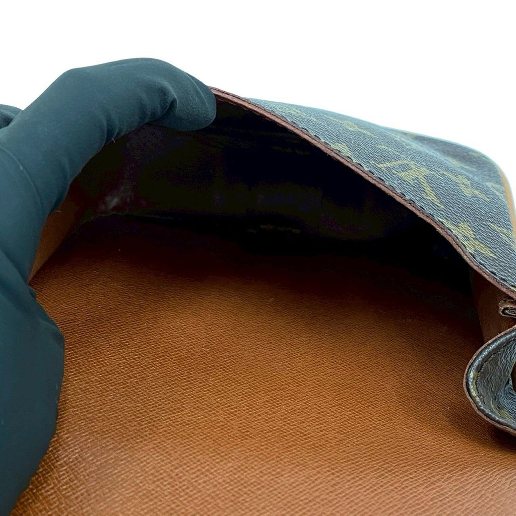 Louis Vuitton Vintage Saint Cloud Monogram Leather Shoulder Bag — view 9