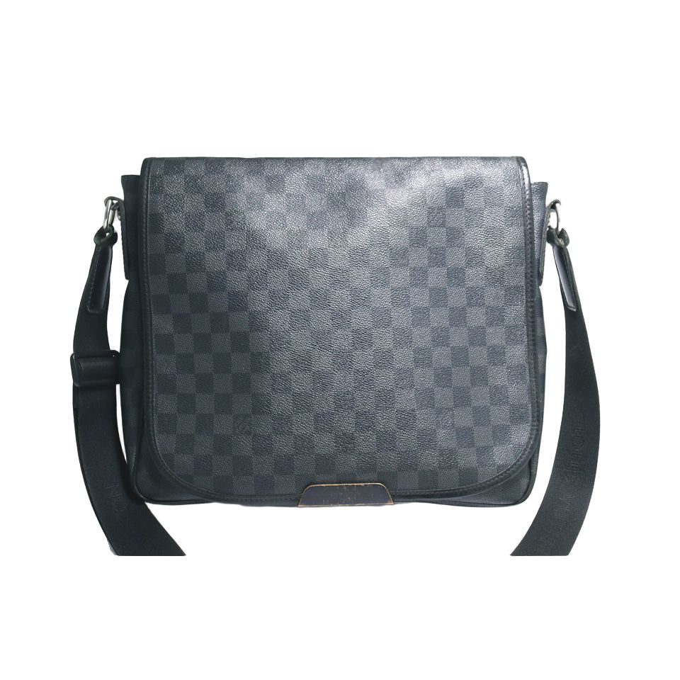 Louis Vuitton Damier Graphite Daniel MM Leather Shoulder