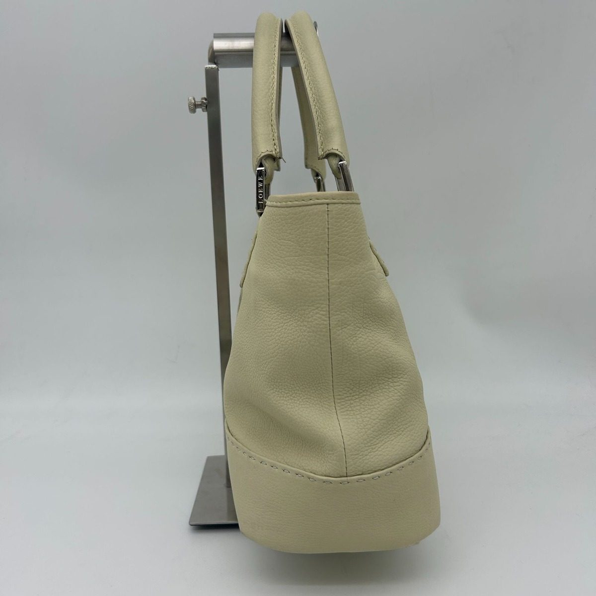 Loewe Amazona Justa Anagram Leather Handbag 311.54.028 — view 3