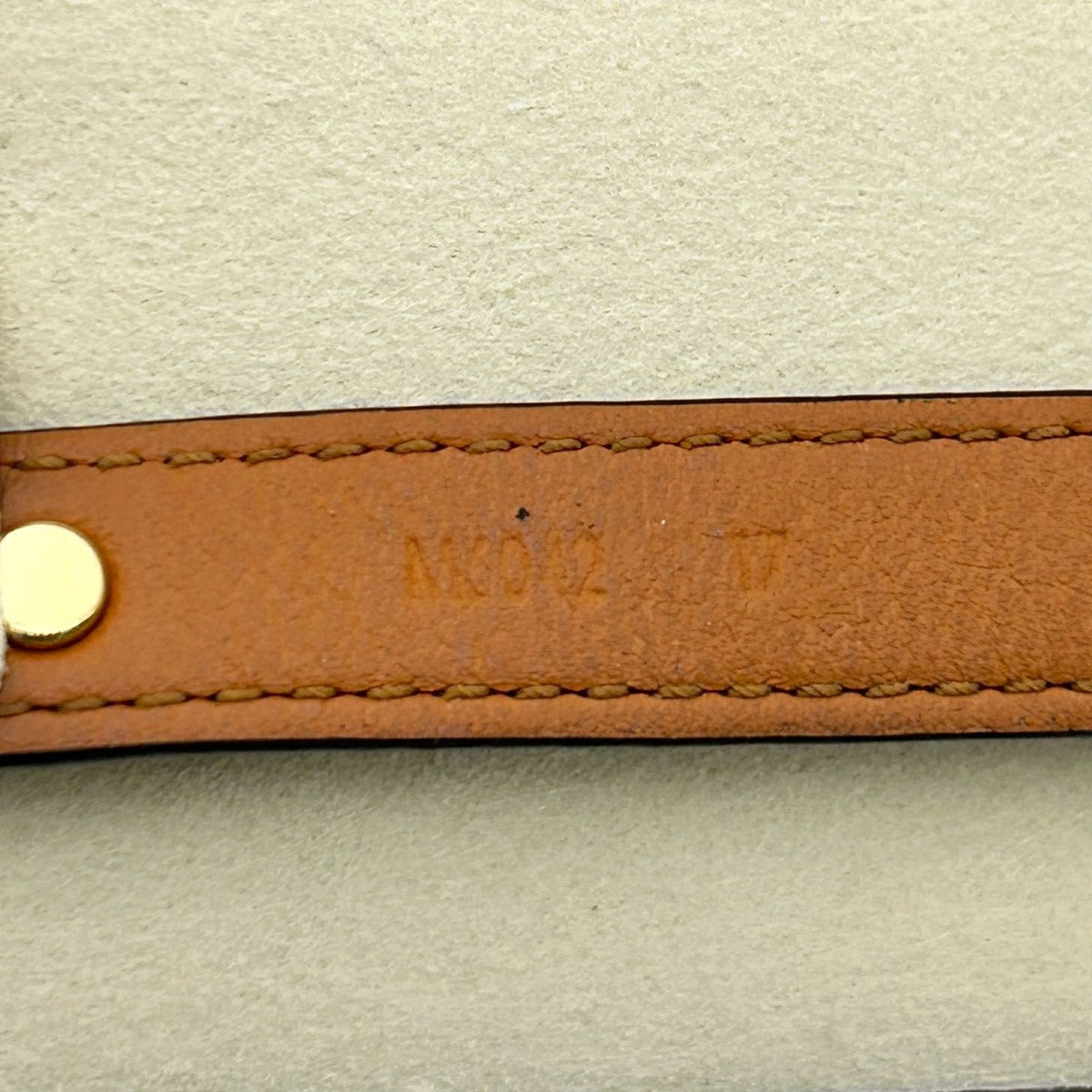 Louis Vuitton Monogram Bracelet Essential 17 — view 6