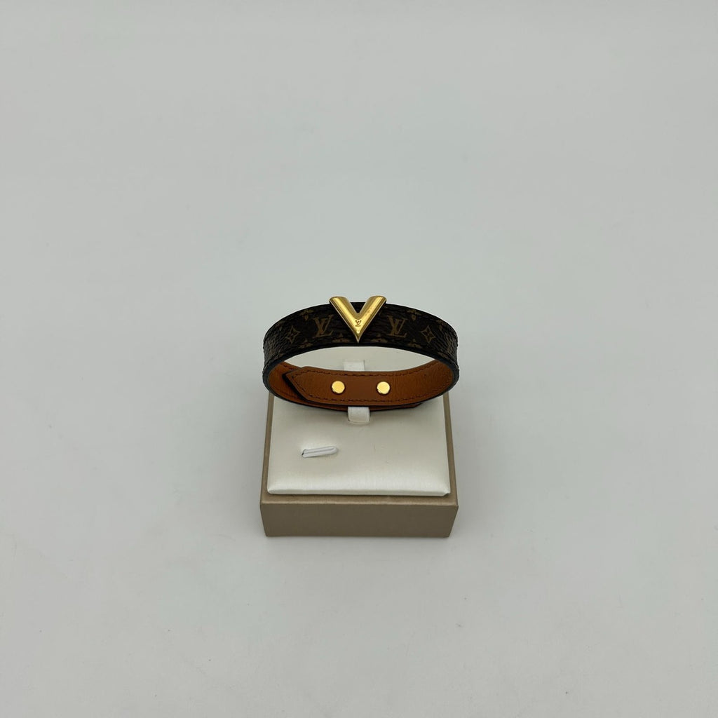 Louis Vuitton Monogram Bracelet Essential 17