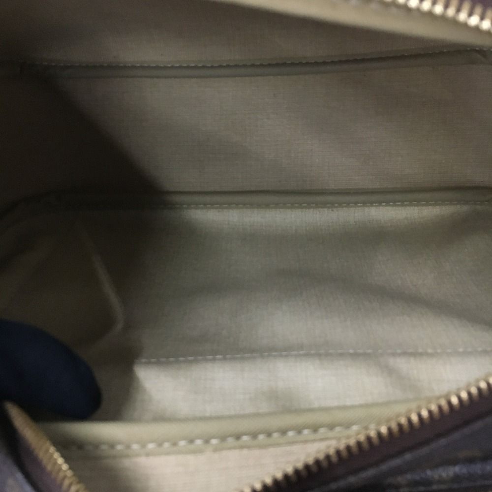 Louis Vuitton Shoulder Bag — view 8