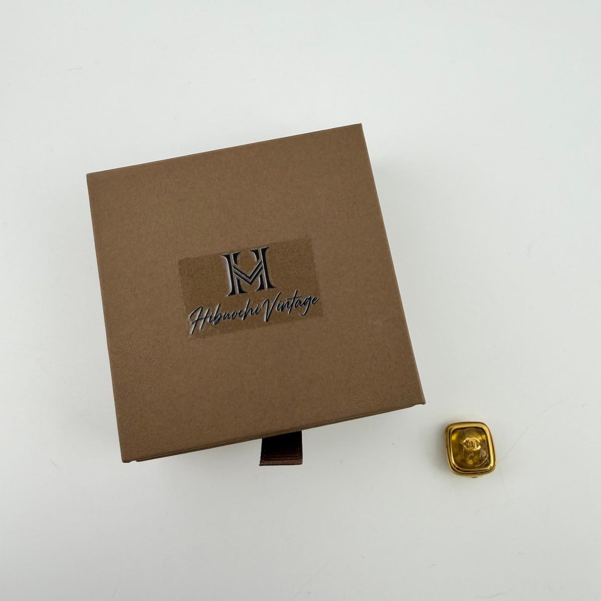 Chanel CC Logo One Earrings Gold Vintage — view 2