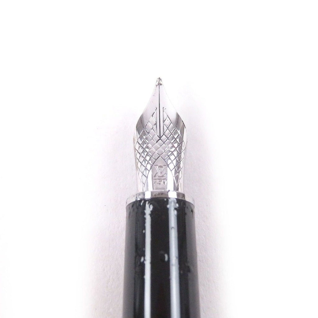 Louis Vuitton Doc Lacquer Nib 18k Cap Fountain Pen Black Silver — view 4