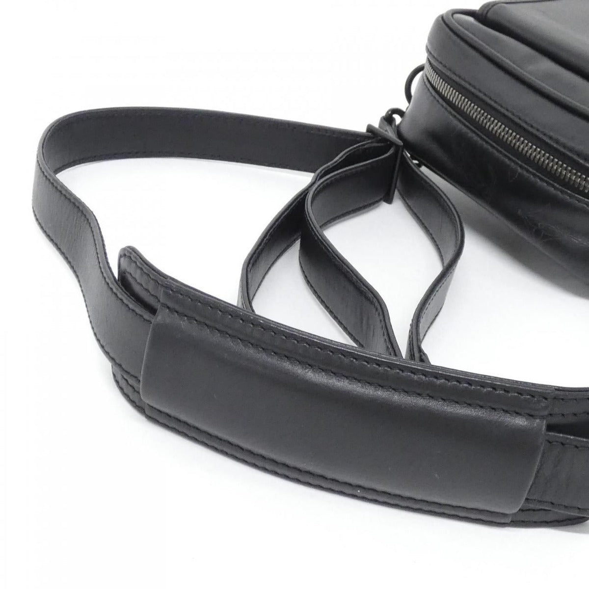 Louis Vuitton Monogram Diffile Peonia Shoulder Bag Black — view 4