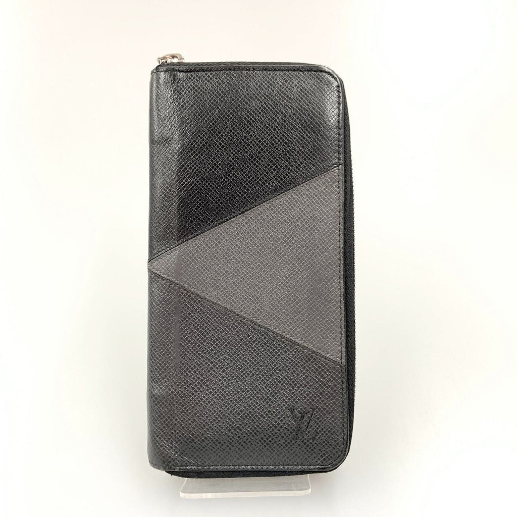 Louis Vuitton Taiga Zippy Wallet Vertical Round Zipper Long