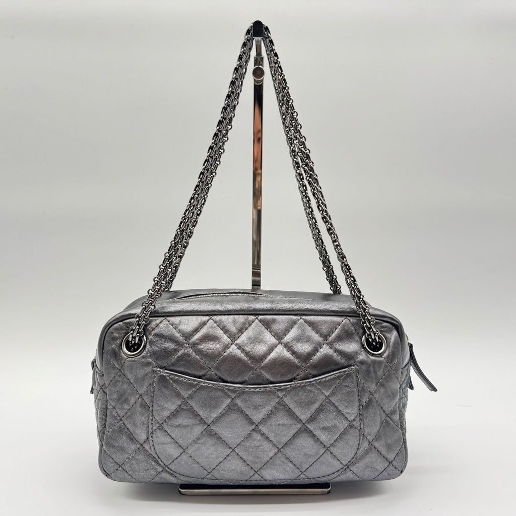 Chanel Shoulder Bag 2.55 Quilted Silver Leather Seal — view 2