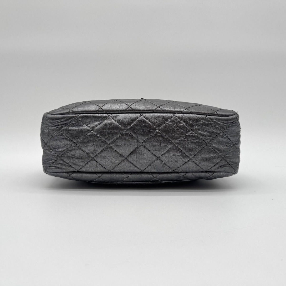 Chanel Shoulder Bag 2.55 Quilted Silver Leather Seal — view 6