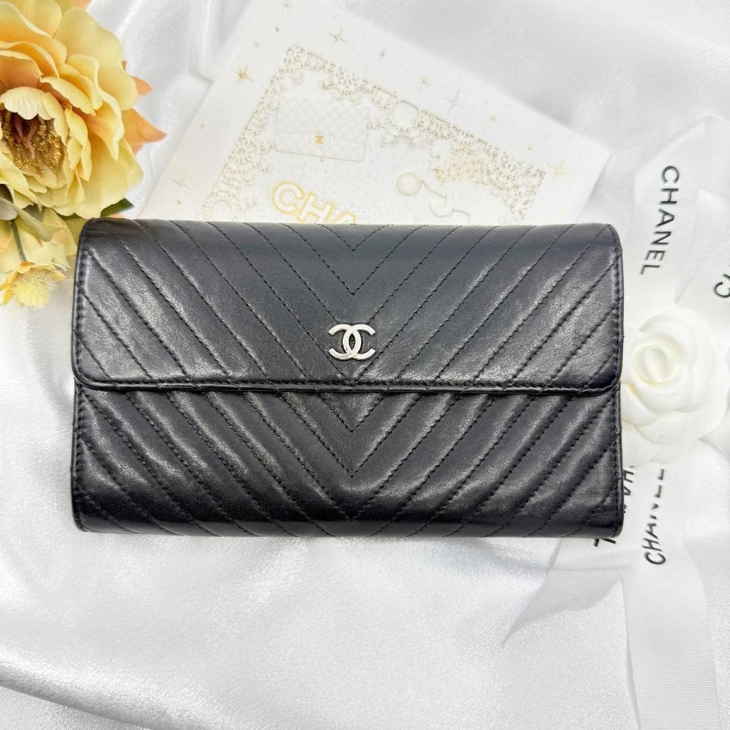 Chanel Wallet Stitch Wallet Silver