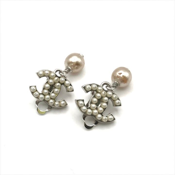 Chanel CC Logo Faux Pearl Swing Earrings Silver — view 4