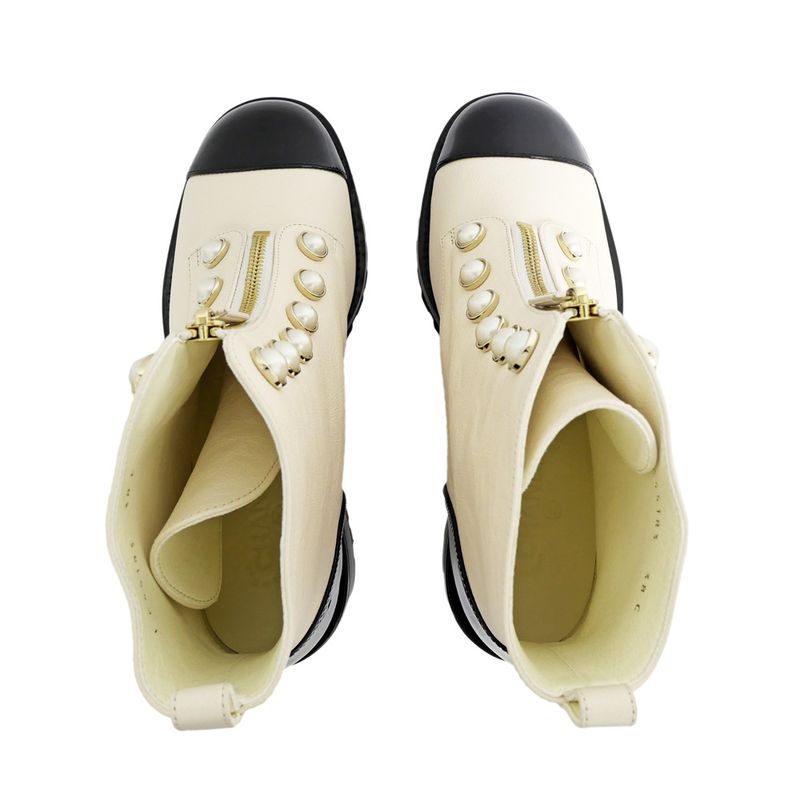 Chanel Shorts Faux Pearl White Black Size 38 C Shoes — view 6