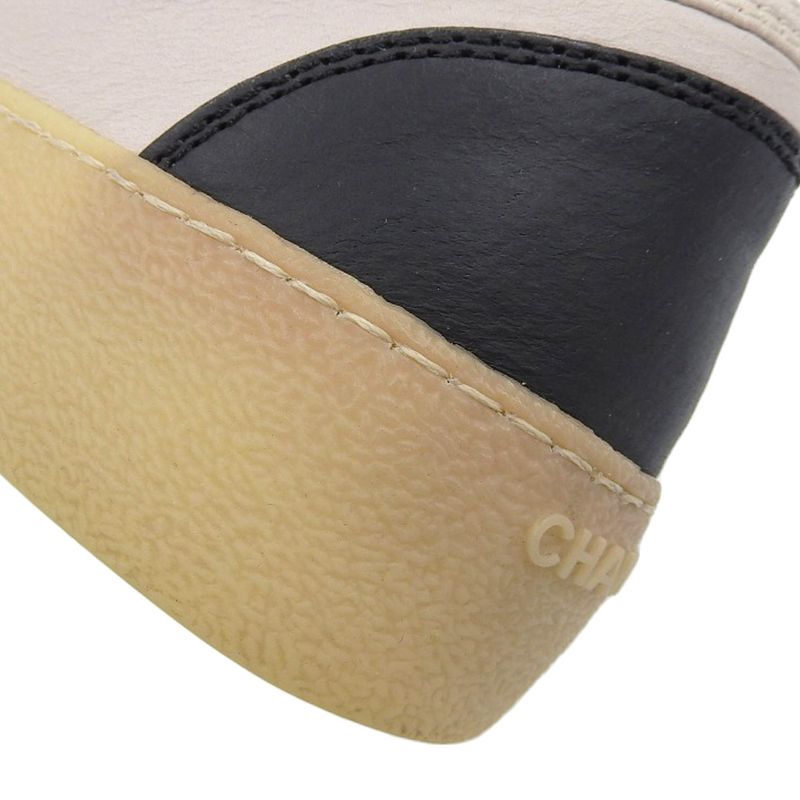 Chanel 2013 Archive Coco Mark Embroidery Bicolor Leather — view 6
