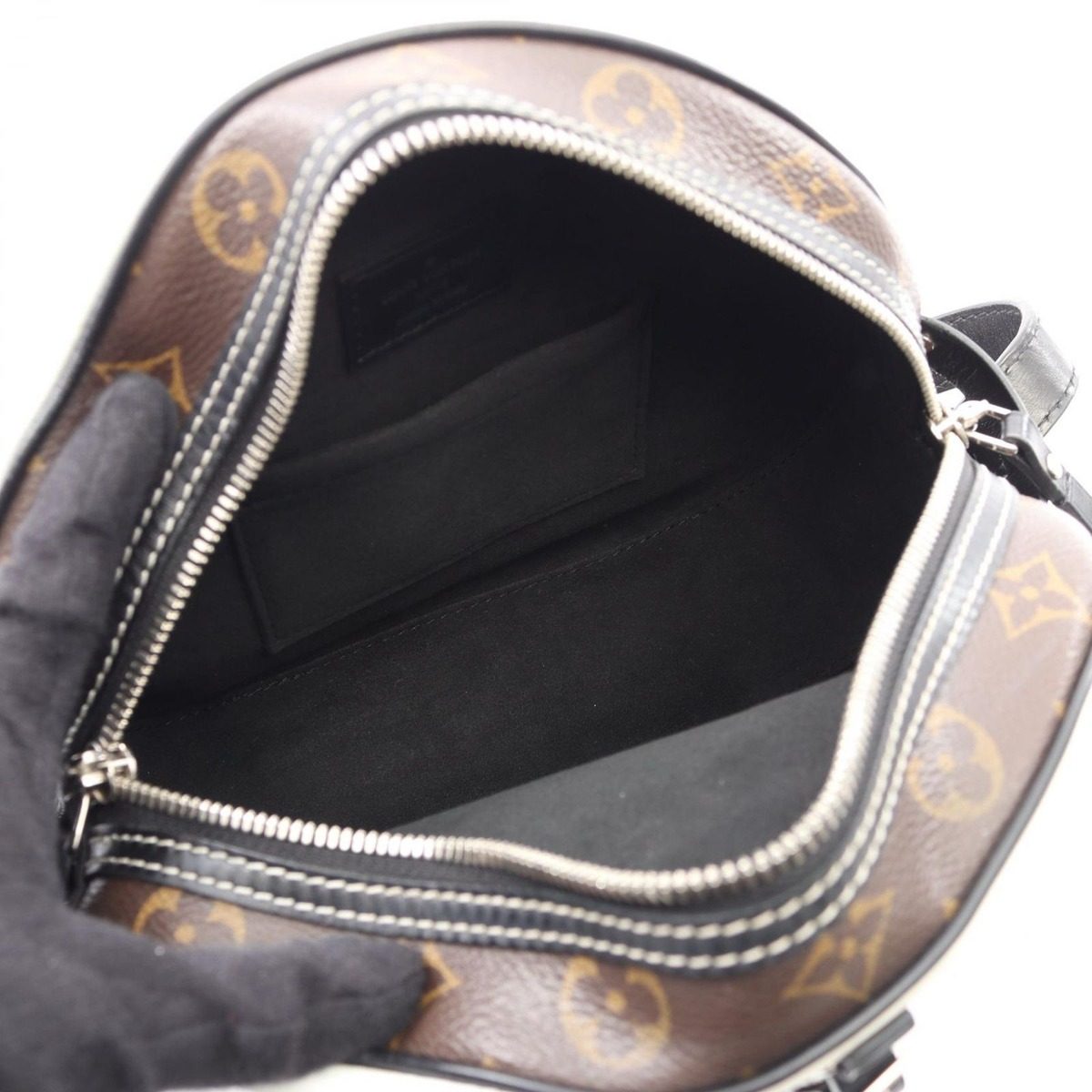 Louis Vuitton Shoulder Bag Boite Chapeau Superple Leather Canvas — view 3