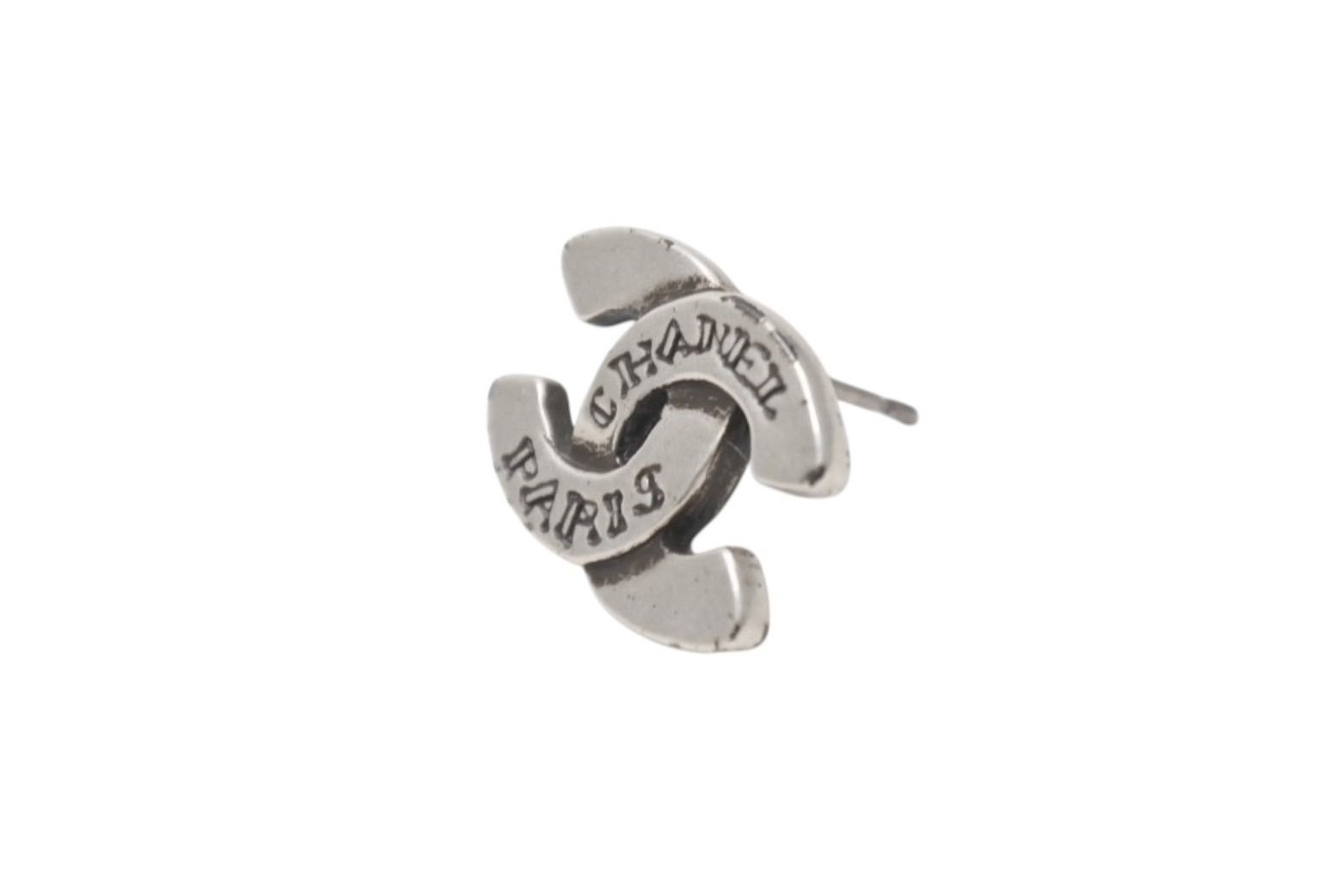 Chanel CC Logo Earrings 99 Silver — view 4