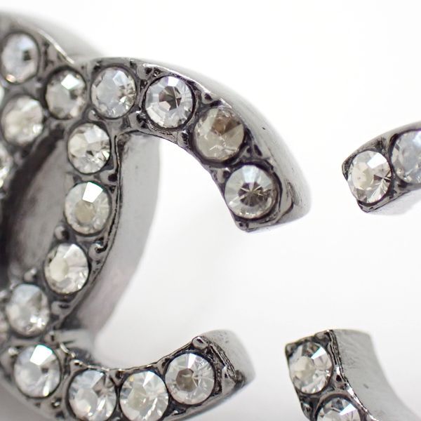 Chanel Coco Mark Earrings F19 V Rhinestone Metal Gunmetal Box — view 8