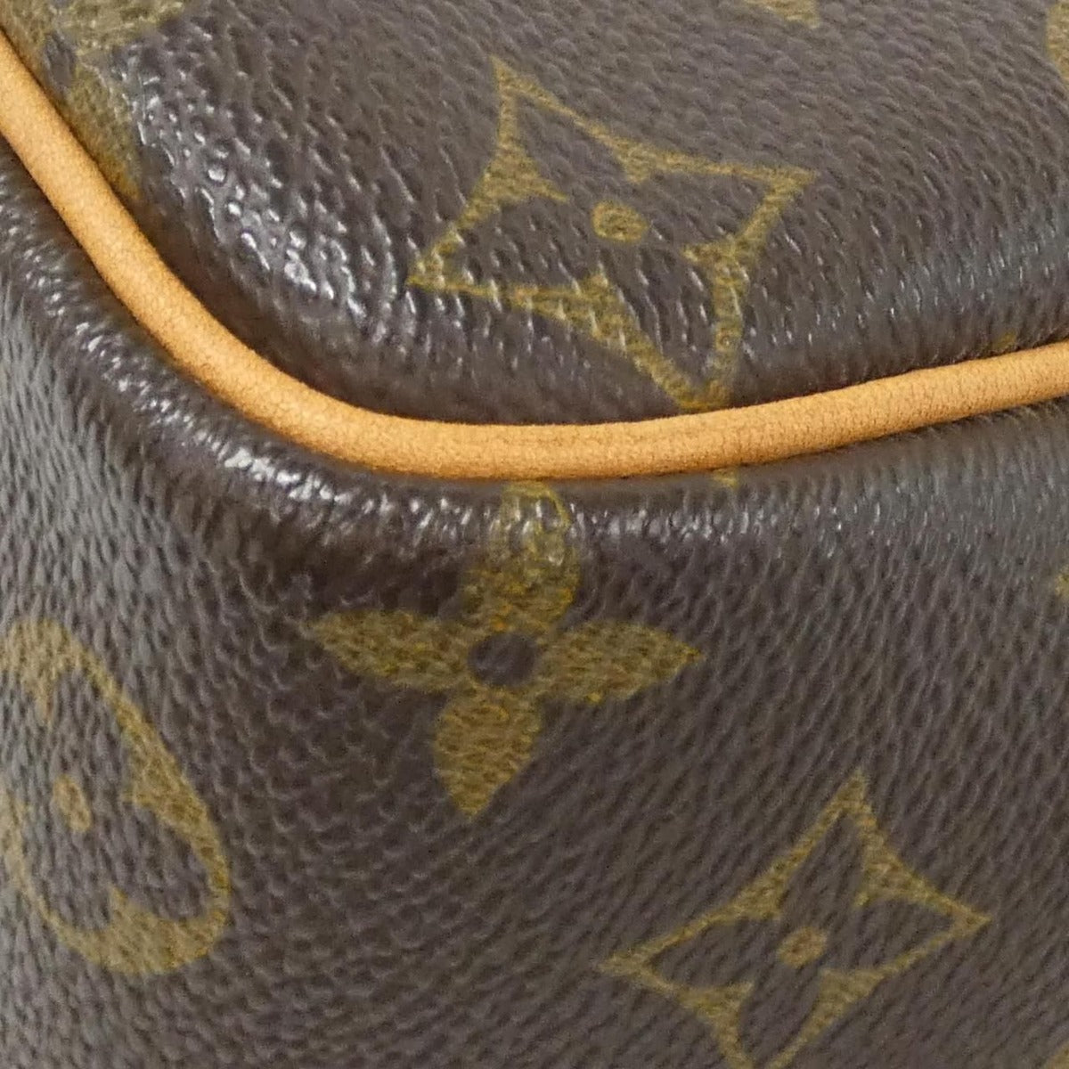 Louis Vuitton Monogram Beau Ring Vanity Bag — view 3