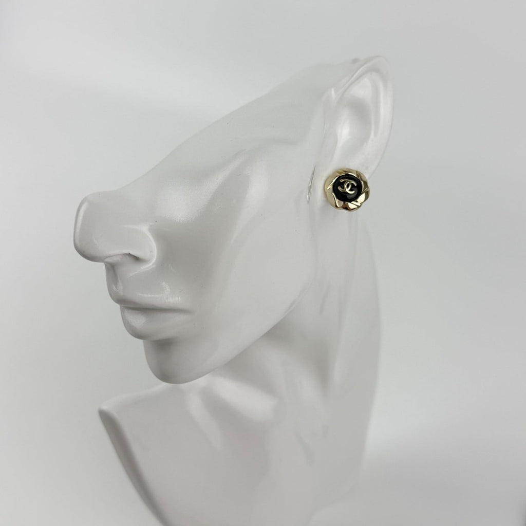 Chanel CC Logo Earrings Gold Vintage — view 3