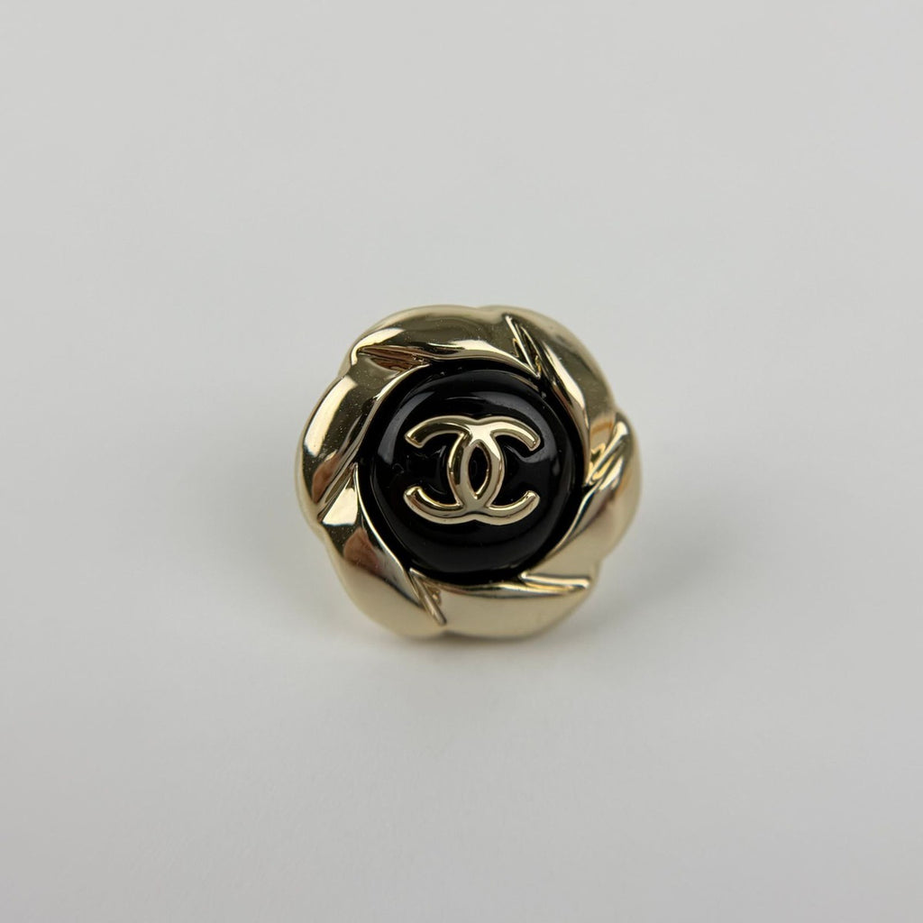 Chanel CC Logo Earrings Gold Vintage — view 4