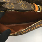 Louis Vuitton Shoulder Bag Brown — view 5