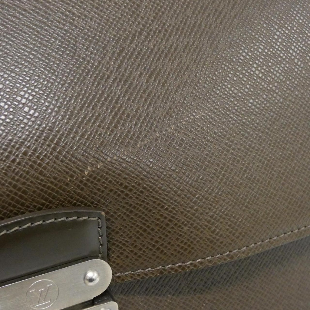 Louis Vuitton Taiga Robusto Bag Grizzly Mat — view 6