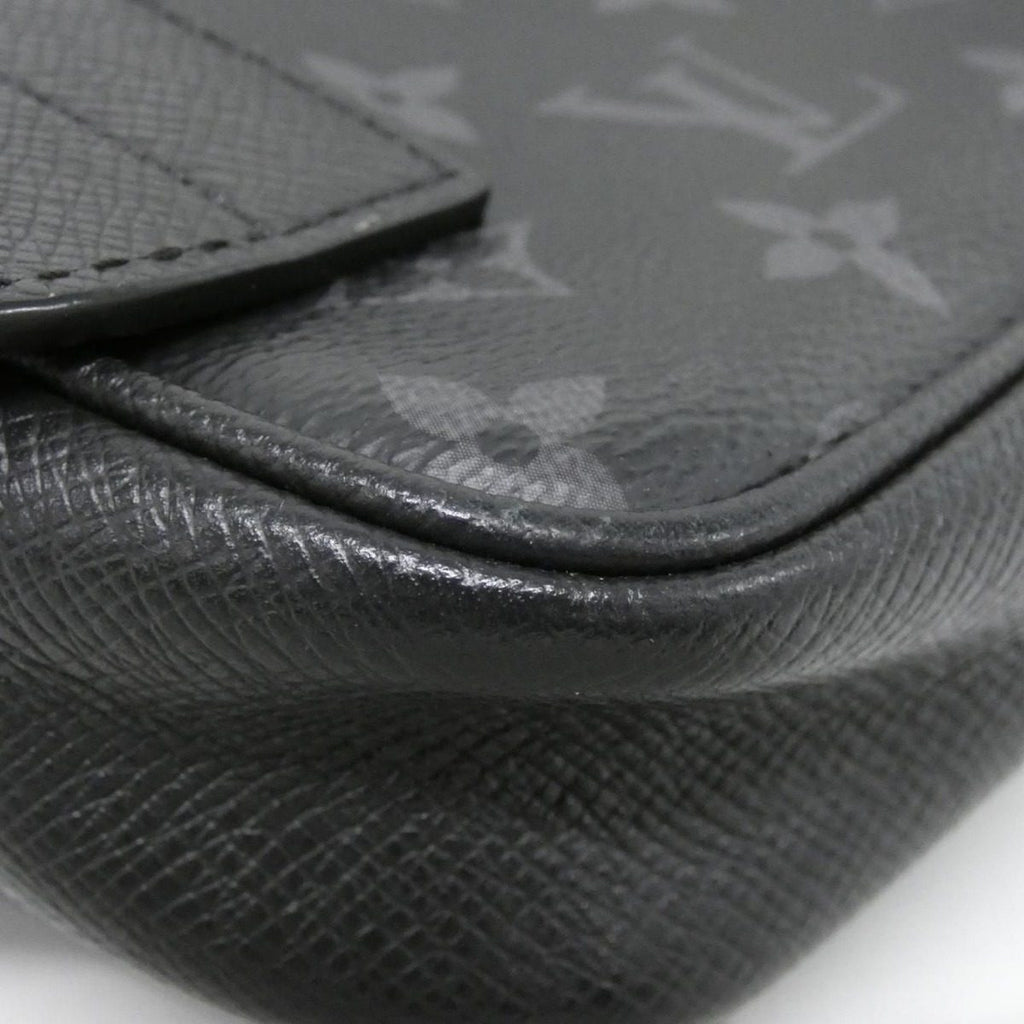 Louis Vuitton Taiga Llama Bum Bag Outdoor — view 3