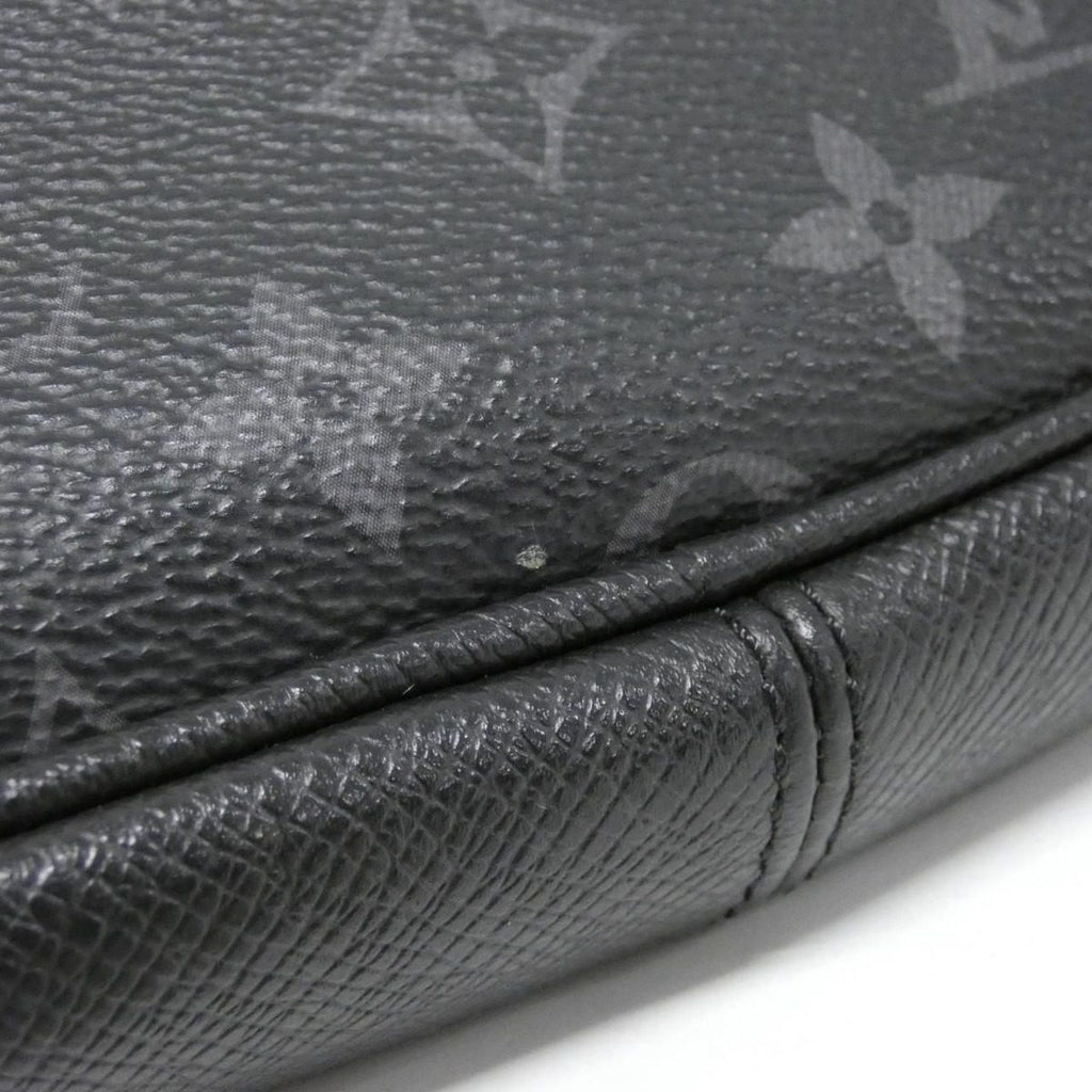 Louis Vuitton Taiga Llama Bum Bag Outdoor — view 5