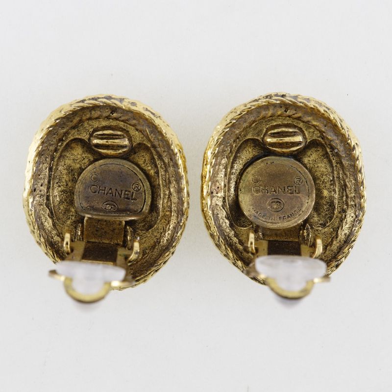 Chanel Coco Mark Vintage Gold Plated 14.0 g Earrings — view 5