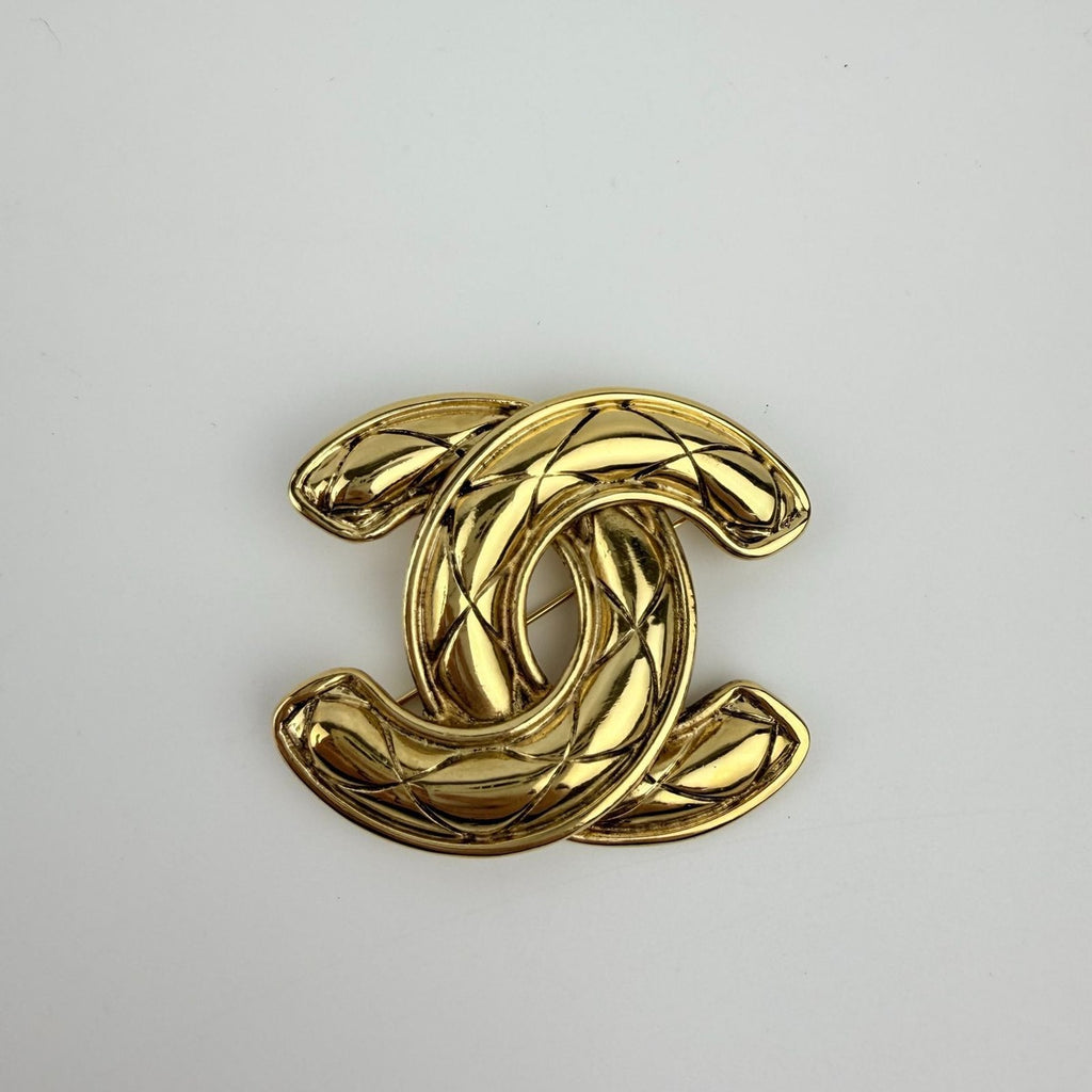 Chanel CC Logo Brooch Gold Vintage — view 2