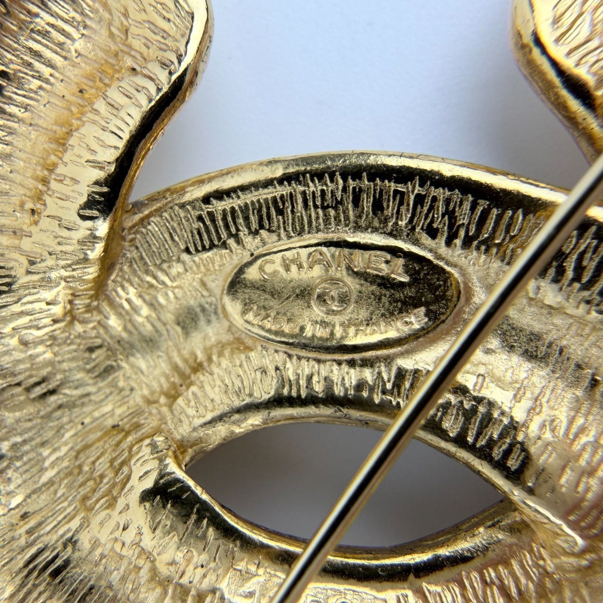 Chanel CC Logo Brooch Gold Vintage — view 4