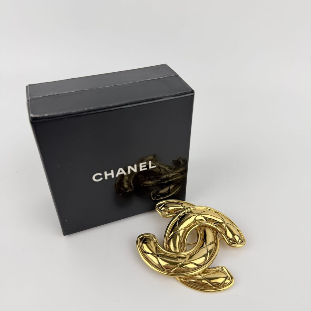 Chanel CC Logo Brooch Gold Vintage