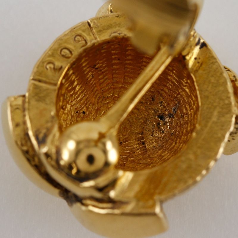 Chanel Coco Mark Vintage Gold Plated 11.2 g Earrings — view 8