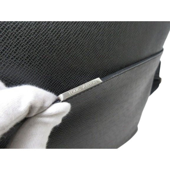 Louis Vuitton Messenger Bag Anton MM Ardoise Taiga — view 7
