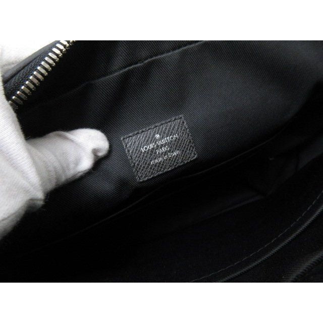 Louis Vuitton Messenger Bag Anton MM Ardoise Taiga — view 8