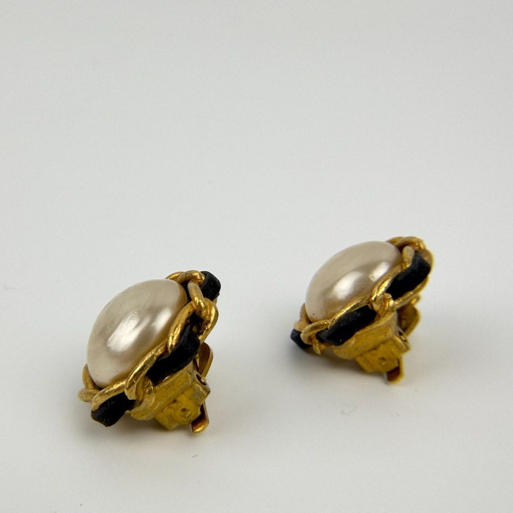 Chanel CC Logo Earrings Chain Faux Pearl Gold Vintage — view 5