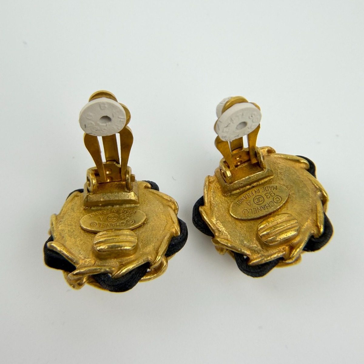 Chanel CC Logo Earrings Chain Faux Pearl Gold Vintage — view 8