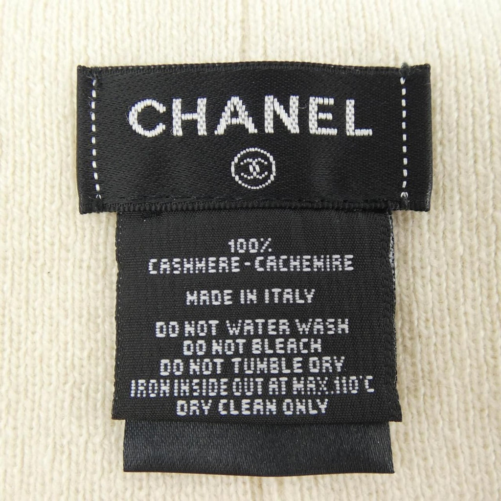 Chanel Knit Cap Cashmere White — view 3